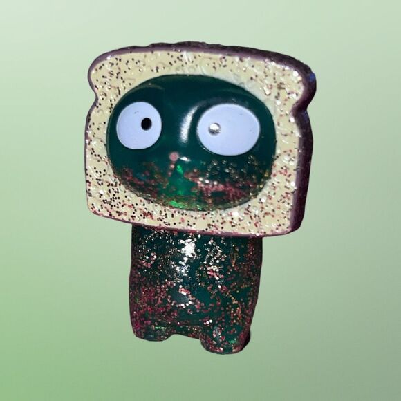 2019 Lost Kitties Easter Glitter Sparkle Eggs Loafy Figure NEW B14 - Picture 1 of 4